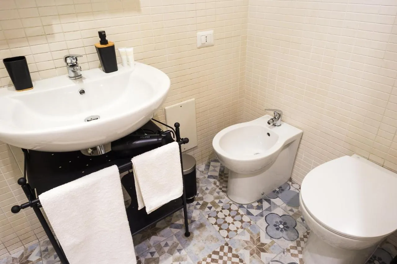 Residenza Sforza Apartment 1 Naples Italy