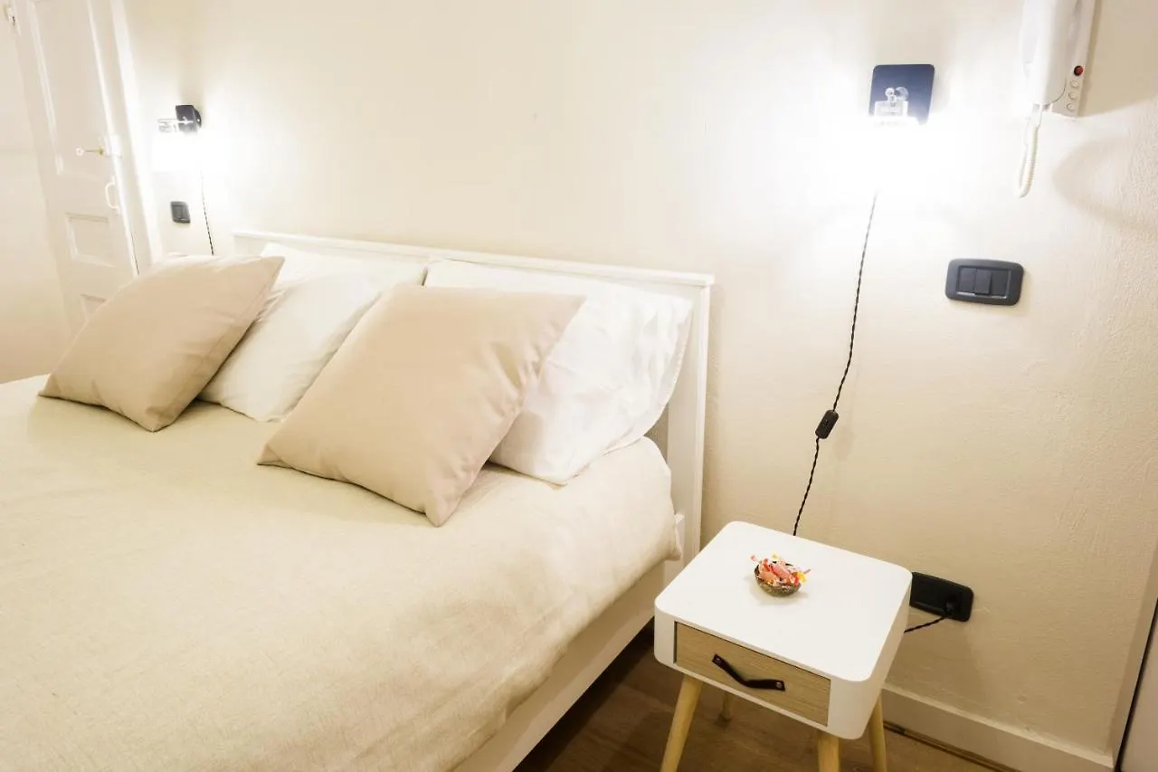 Residenza Sforza Apartment 1 Naples Italy